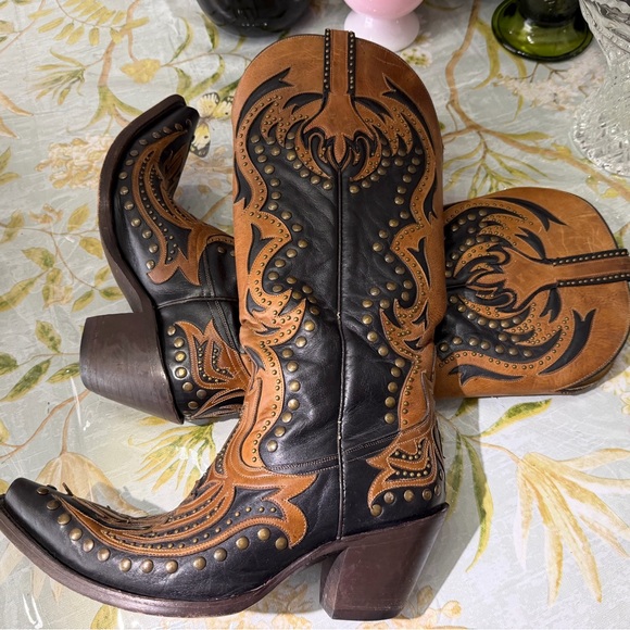 Corral Boots Women Size 9! Leather and studs! Great design! - Picture 5 of 9